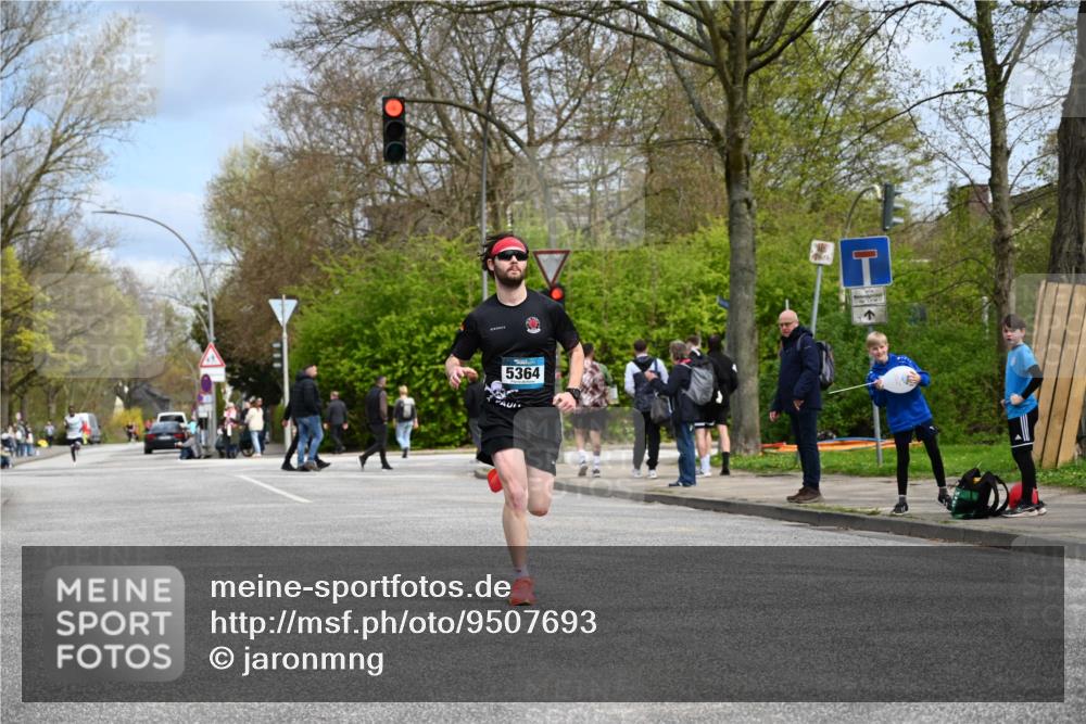 12.04.2026 - 45. Internationalen Wilhelmsburger Insellauf J. Mangold http://msf.ph/oto/9507693 12.04.2026 12:47:55 Ziel 4874, 5607, 5364, 5853, 3159, 4677 meine-sportfotos.de