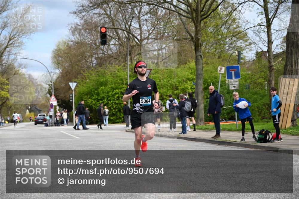 12.04.2026 - 45. Internationalen Wilhelmsburger Insellauf J. Mangold http://msf.ph/oto/9507694 12.04.2026 12:47:55 Ziel 4874, 5607, 5364, 5853, 3159, 4677 meine-sportfotos.de
