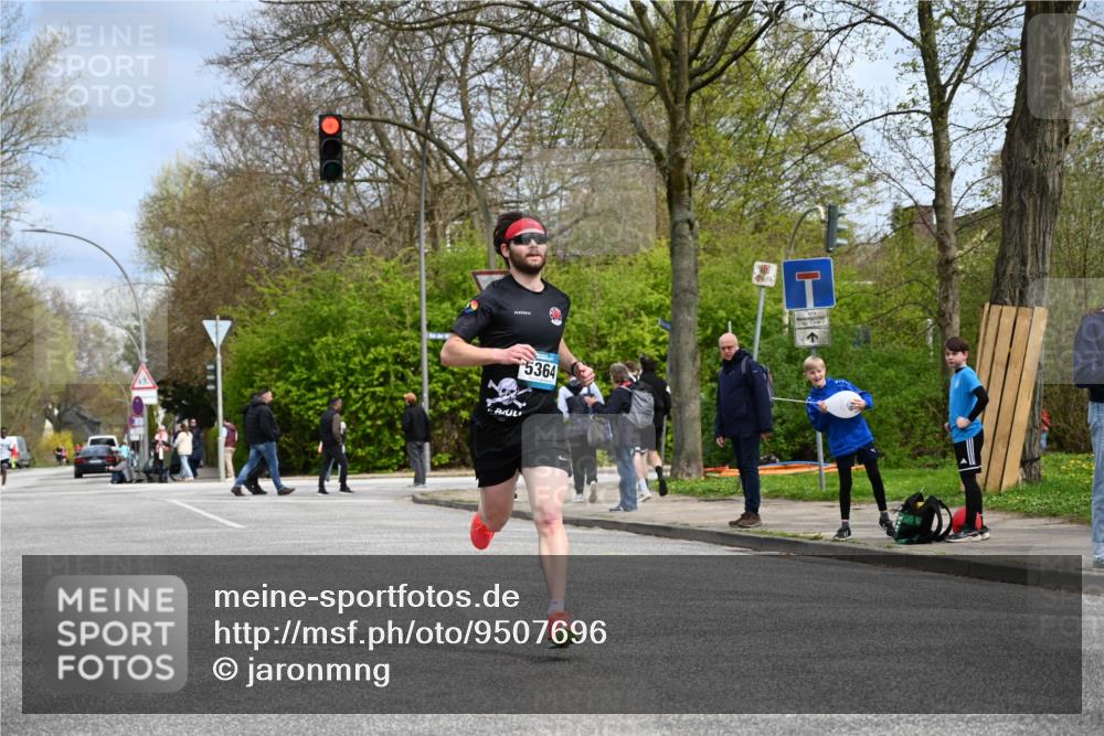 12.04.2026 - 45. Internationalen Wilhelmsburger Insellauf J. Mangold http://msf.ph/oto/9507696 12.04.2026 12:47:56 Ziel 4874, 5607, 5364, 5853, 3159, 4677, 4240 meine-sportfotos.de