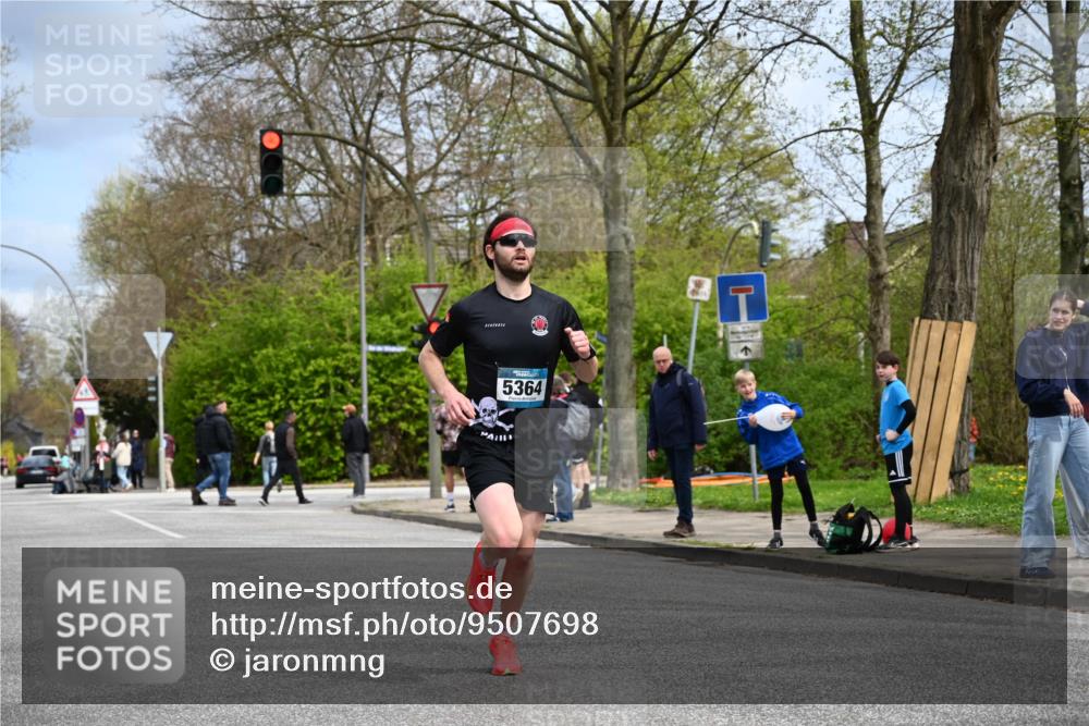 12.04.2026 - 45. Internationalen Wilhelmsburger Insellauf J. Mangold http://msf.ph/oto/9507698 12.04.2026 12:47:56 Ziel 4874, 5607, 5364, 5853, 3159, 4677, 4240 meine-sportfotos.de