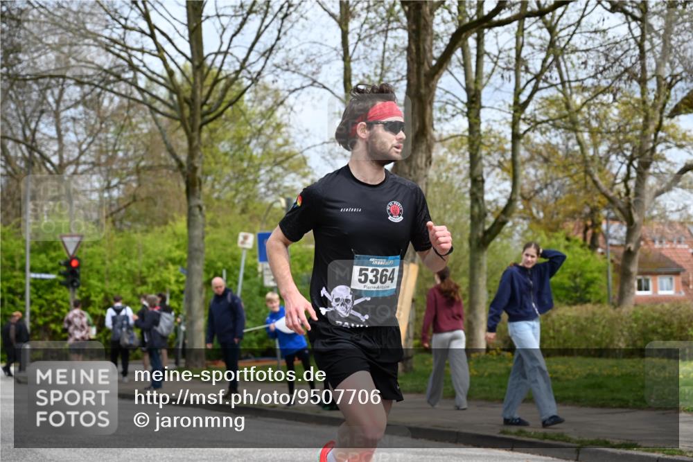 12.04.2026 - 45. Internationalen Wilhelmsburger Insellauf J. Mangold http://msf.ph/oto/9507706 12.04.2026 12:47:56 Ziel 4874, 5607, 5364, 5853, 3159, 4677, 4240 meine-sportfotos.de