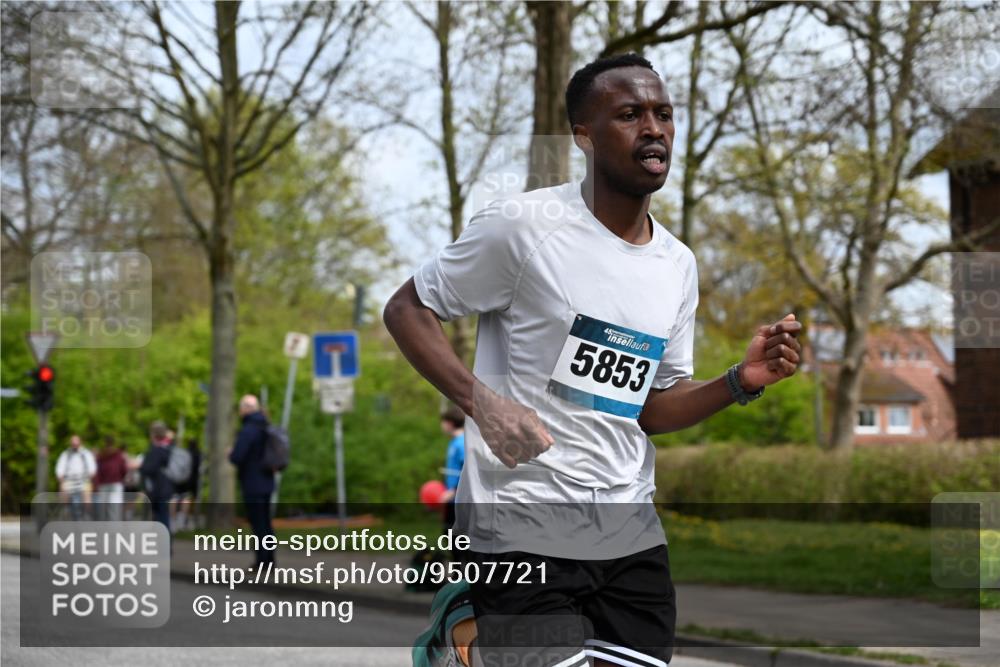 12.04.2026 - 45. Internationalen Wilhelmsburger Insellauf J. Mangold http://msf.ph/oto/9507721 12.04.2026 12:48:07 Ziel 5364, 5853, 3159, 4677, 4677, 4240, 4893 meine-sportfotos.de