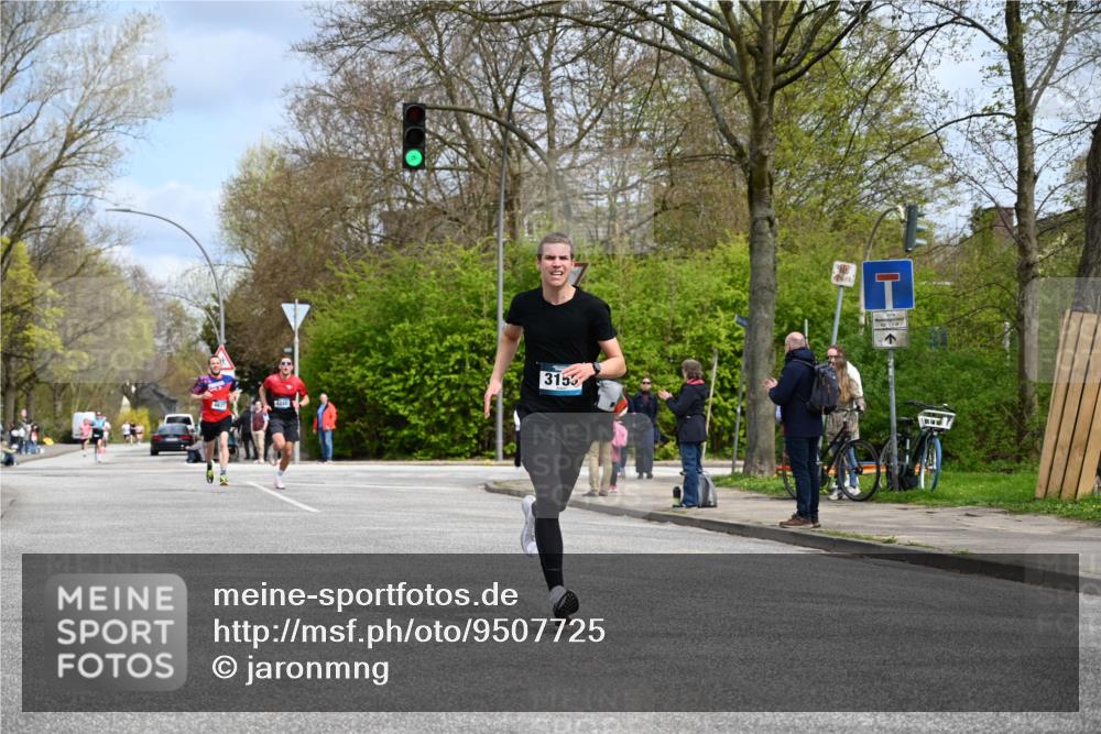 12.04.2026 - 45. Internationalen Wilhelmsburger Insellauf J. Mangold http://msf.ph/oto/9507725 12.04.2026 12:48:28 Ziel 3159, 4677, 4240, 4893, 4893, 3947, 5648, 4876 meine-sportfotos.de