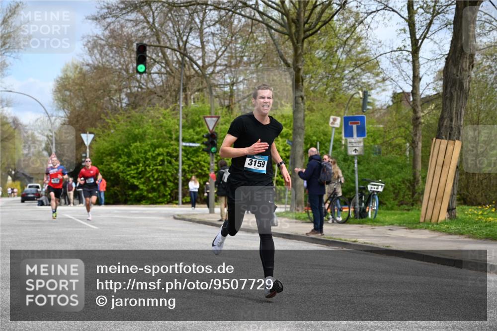 12.04.2026 - 45. Internationalen Wilhelmsburger Insellauf J. Mangold http://msf.ph/oto/9507729 12.04.2026 12:48:28 Ziel 3159, 4677, 4240, 4893, 4893, 3947, 5648, 4876 meine-sportfotos.de