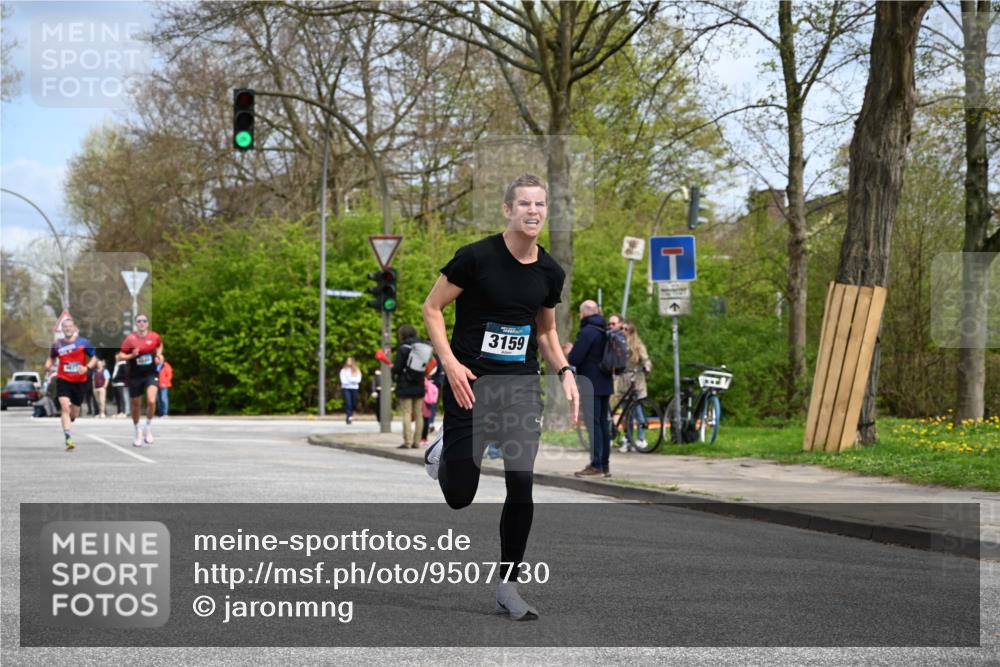 12.04.2026 - 45. Internationalen Wilhelmsburger Insellauf J. Mangold http://msf.ph/oto/9507730 12.04.2026 12:48:28 Ziel 3159, 4677, 4240, 4893, 4893, 3947, 5648, 4876 meine-sportfotos.de