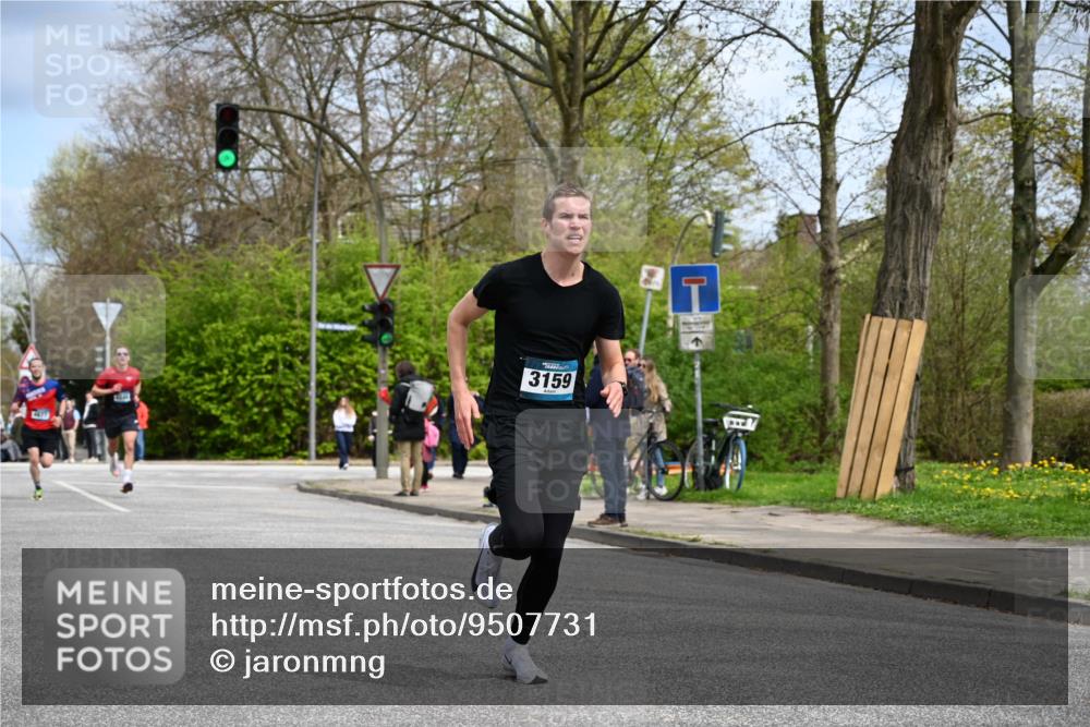 12.04.2026 - 45. Internationalen Wilhelmsburger Insellauf J. Mangold http://msf.ph/oto/9507731 12.04.2026 12:48:28 Ziel 3159, 4677, 4240, 4893, 4893, 3947, 5648, 4876 meine-sportfotos.de