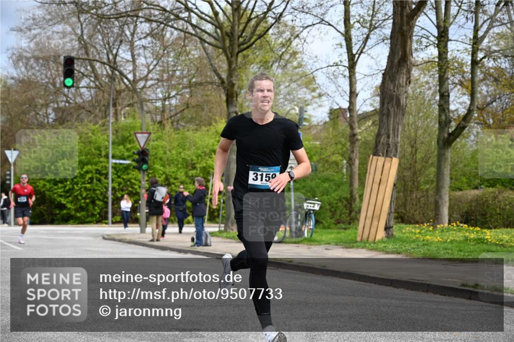 12.04.2026 - 45. Internationalen Wilhelmsburger Insellauf J. Mangold http://msf.ph/oto/9507733 12.04.2026 12:48:29 Ziel 3159, 4677, 4240, 4893, 3947, 5648, 4876, 2378, 5625 meine-sportfotos.de