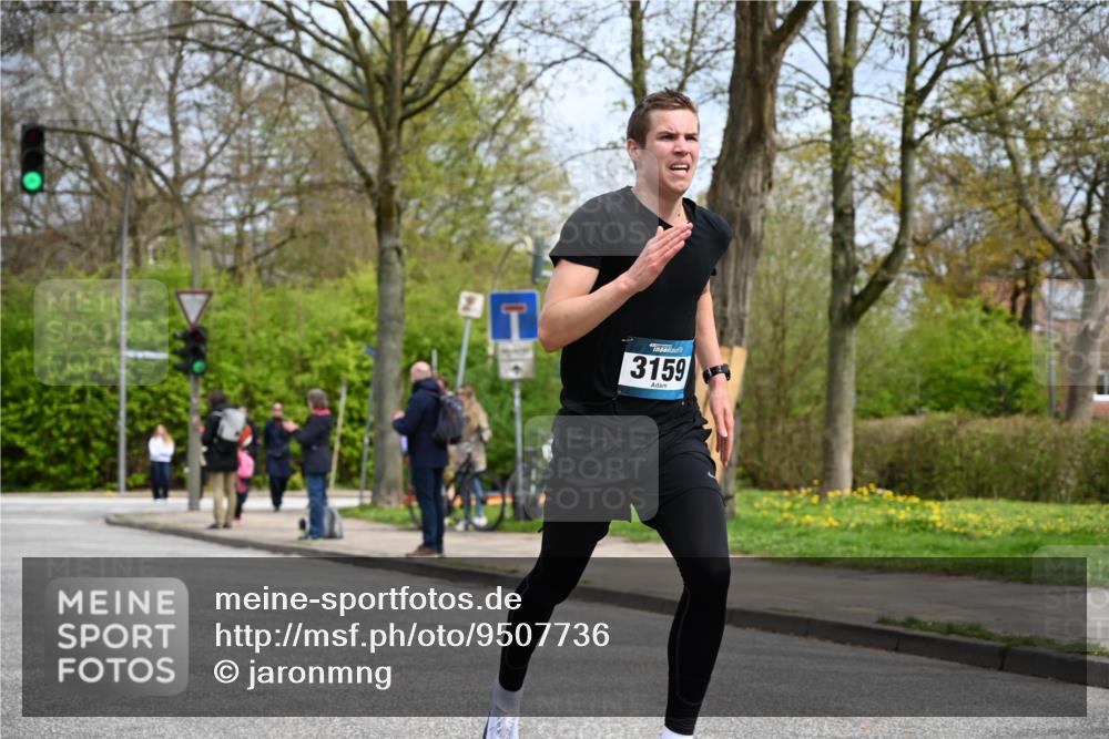 12.04.2026 - 45. Internationalen Wilhelmsburger Insellauf J. Mangold http://msf.ph/oto/9507736 12.04.2026 12:48:29 Ziel 3159, 4677, 4240, 4893, 3947, 5648, 4876, 2378, 5625 meine-sportfotos.de