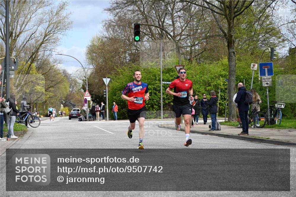 12.04.2026 - 45. Internationalen Wilhelmsburger Insellauf J. Mangold http://msf.ph/oto/9507742 12.04.2026 12:48:31 Ziel 3159, 4677, 4240, 4893, 3947, 5648, 4876, 2378, 5625 meine-sportfotos.de