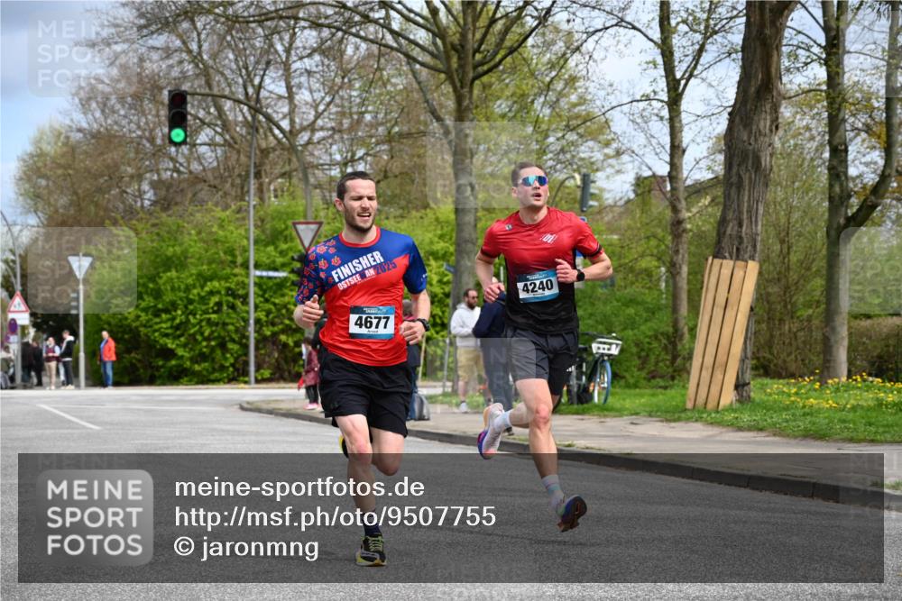 12.04.2026 - 45. Internationalen Wilhelmsburger Insellauf J. Mangold http://msf.ph/oto/9507755 12.04.2026 12:48:32 Ziel 3159, 4677, 4240, 4893, 3947, 5648, 4876, 2378, 5625 meine-sportfotos.de