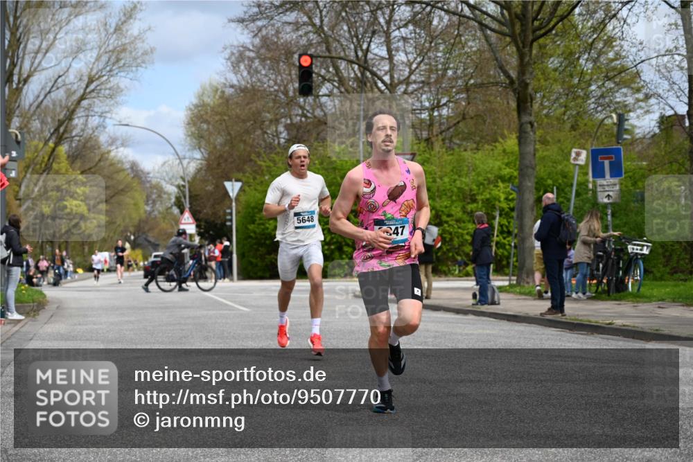 12.04.2026 - 45. Internationalen Wilhelmsburger Insellauf J. Mangold http://msf.ph/oto/9507770 12.04.2026 12:48:48 Ziel 4893, 3947, 5648, 4876, 2378, 5625, 5711, 5566, 3816 meine-sportfotos.de