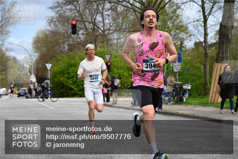 12.04.2026 - 45. Internationalen Wilhelmsburger Insellauf J. Mangold http://msf.ph/oto/9507776 12.04.2026 12:48:49 Ziel 4893, 3947, 5648, 4876, 2378, 5625, 5711, 5566, 3816 meine-sportfotos.de