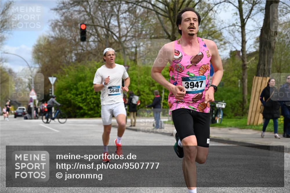 12.04.2026 - 45. Internationalen Wilhelmsburger Insellauf J. Mangold http://msf.ph/oto/9507777 12.04.2026 12:48:49 Ziel 4893, 3947, 5648, 4876, 2378, 5625, 5711, 5566, 3816 meine-sportfotos.de