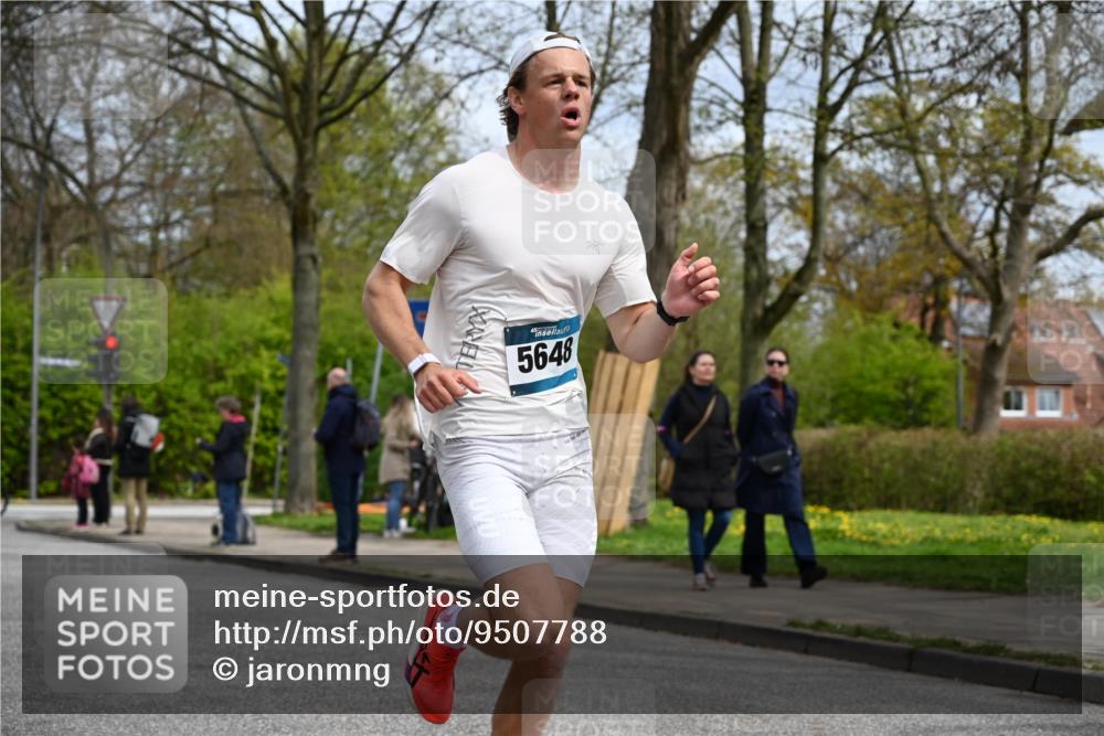 12.04.2026 - 45. Internationalen Wilhelmsburger Insellauf J. Mangold http://msf.ph/oto/9507788 12.04.2026 12:48:50 Ziel 4893, 3947, 5648, 4876, 4876, 2378, 5625, 5711, 5566, 3816 meine-sportfotos.de