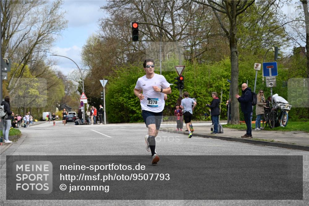 12.04.2026 - 45. Internationalen Wilhelmsburger Insellauf J. Mangold http://msf.ph/oto/9507793 12.04.2026 12:49:02 Ziel 4876, 2378, 5625, 5711, 5566, 3816, 5335, 3612, 2403, 5793 meine-sportfotos.de