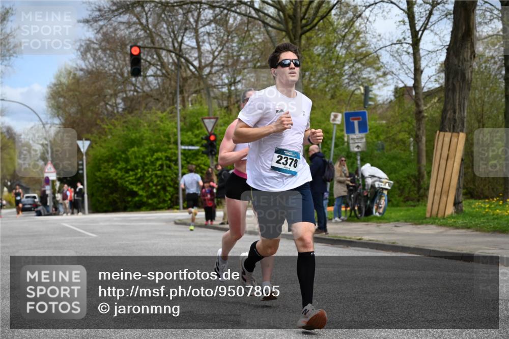 12.04.2026 - 45. Internationalen Wilhelmsburger Insellauf J. Mangold http://msf.ph/oto/9507805 12.04.2026 12:49:03 Ziel 4876, 2378, 5625, 5711, 5566, 3816, 5335, 5335, 3612, 2403, 5793 meine-sportfotos.de