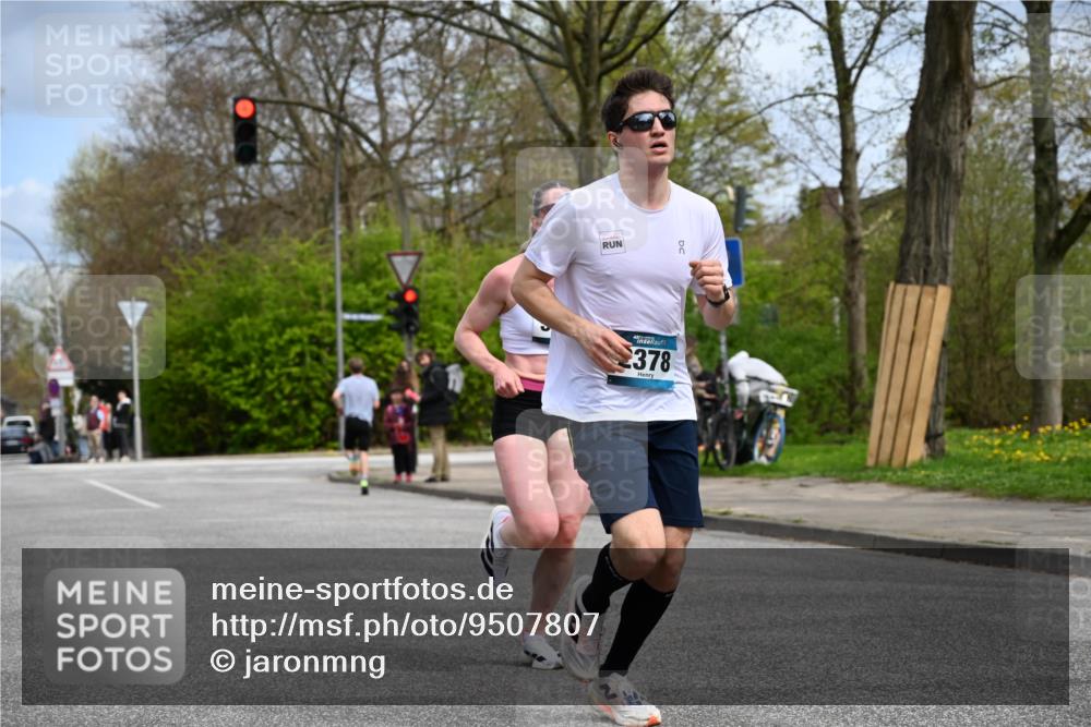 12.04.2026 - 45. Internationalen Wilhelmsburger Insellauf J. Mangold http://msf.ph/oto/9507807 12.04.2026 12:49:04 Ziel 4876, 2378, 5625, 5711, 5711, 5566, 3816, 5335, 3612, 2403, 3612, 2403, 5793 meine-sportfotos.de
