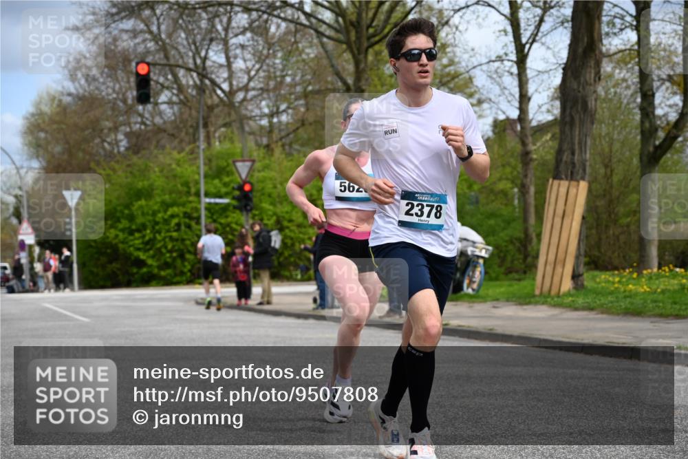 12.04.2026 - 45. Internationalen Wilhelmsburger Insellauf J. Mangold http://msf.ph/oto/9507808 12.04.2026 12:49:04 Ziel 4876, 2378, 5625, 5711, 5711, 5566, 3816, 5335, 3612, 2403, 3612, 2403, 5793 meine-sportfotos.de