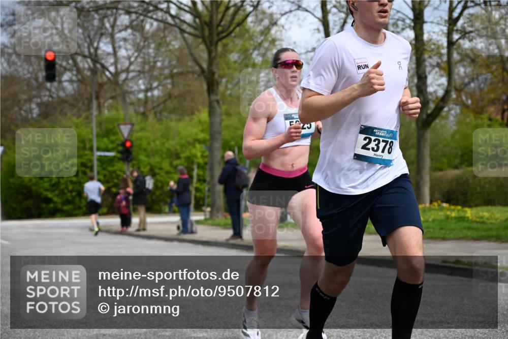 12.04.2026 - 45. Internationalen Wilhelmsburger Insellauf J. Mangold http://msf.ph/oto/9507812 12.04.2026 12:49:04 Ziel 4876, 2378, 5625, 5711, 5711, 5566, 3816, 5335, 3612, 2403, 3612, 2403, 5793 meine-sportfotos.de