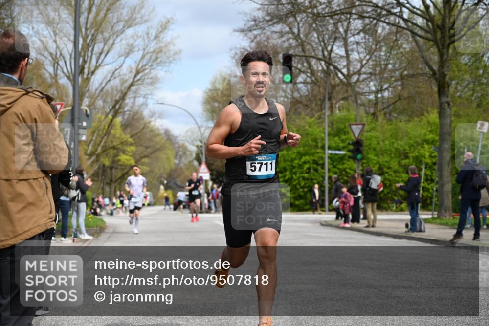 12.04.2026 - 45. Internationalen Wilhelmsburger Insellauf J. Mangold http://msf.ph/oto/9507818 12.04.2026 12:49:15 Ziel 4876, 2378, 5625, 5711, 5566, 3816, 5335, 5335, 3612, 2403, 5793 meine-sportfotos.de