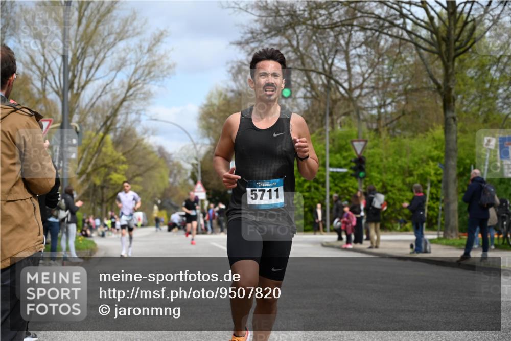 12.04.2026 - 45. Internationalen Wilhelmsburger Insellauf J. Mangold http://msf.ph/oto/9507820 12.04.2026 12:49:15 Ziel 4876, 2378, 5625, 5711, 5566, 3816, 5335, 5335, 3612, 2403, 5793 meine-sportfotos.de