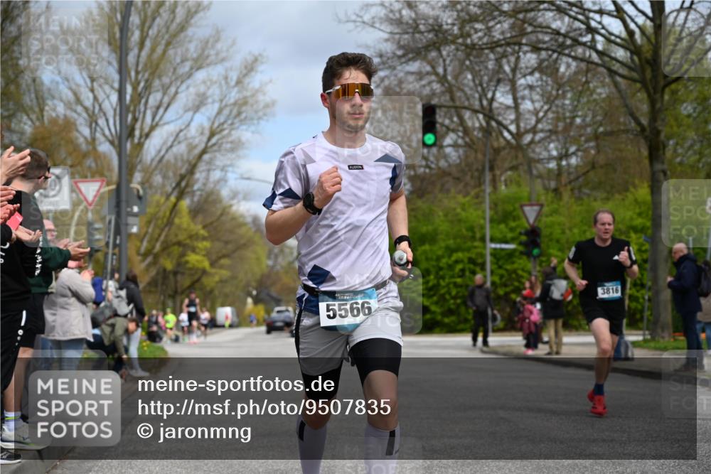 12.04.2026 - 45. Internationalen Wilhelmsburger Insellauf J. Mangold http://msf.ph/oto/9507835 12.04.2026 12:49:20 Ziel 5711, 5566, 3816, 5335, 3612, 2403, 5793, 5793, 5527, 4505, 5146 meine-sportfotos.de