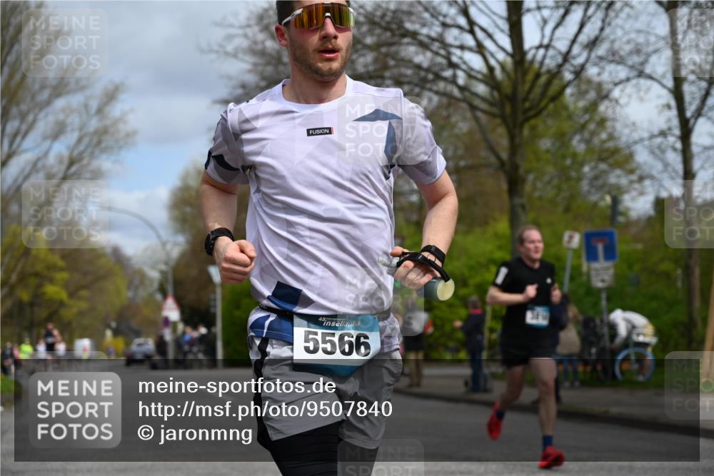 12.04.2026 - 45. Internationalen Wilhelmsburger Insellauf J. Mangold http://msf.ph/oto/9507840 12.04.2026 12:49:20 Ziel 5711, 5566, 3816, 5335, 3612, 2403, 5793, 5793, 5527, 4505, 5146 meine-sportfotos.de