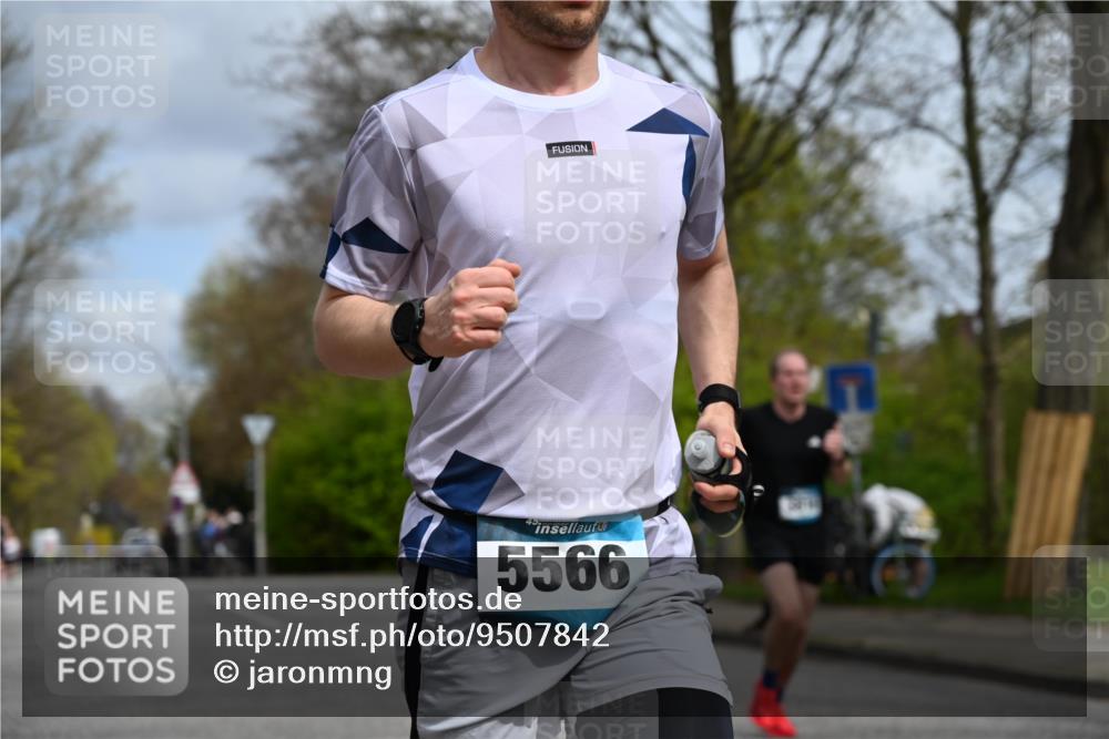 12.04.2026 - 45. Internationalen Wilhelmsburger Insellauf J. Mangold http://msf.ph/oto/9507842 12.04.2026 12:49:20 Ziel 5711, 5566, 3816, 5335, 3612, 2403, 5793, 5793, 5527, 4505, 5146 meine-sportfotos.de