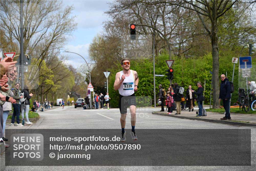 12.04.2026 - 45. Internationalen Wilhelmsburger Insellauf J. Mangold http://msf.ph/oto/9507890 12.04.2026 12:49:32 Ziel 5566, 3816, 5335, 3612, 2403, 5793, 5527, 4505, 5146, 5146, 5280, 5483 meine-sportfotos.de