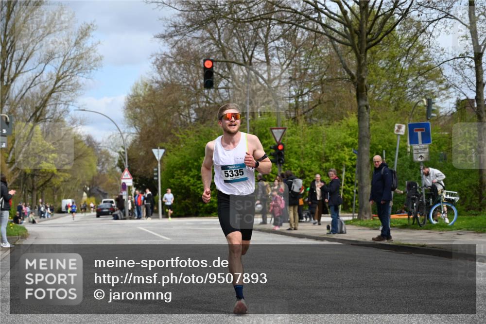 12.04.2026 - 45. Internationalen Wilhelmsburger Insellauf J. Mangold http://msf.ph/oto/9507893 12.04.2026 12:49:33 Ziel 5566, 3816, 5335, 3612, 2403, 5793, 5527, 4505, 5146, 5280, 5483 meine-sportfotos.de