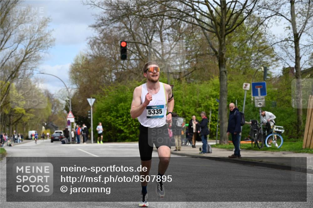 12.04.2026 - 45. Internationalen Wilhelmsburger Insellauf J. Mangold http://msf.ph/oto/9507895 12.04.2026 12:49:33 Ziel 5566, 3816, 5335, 3612, 2403, 5793, 5527, 4505, 5146, 5280, 5483 meine-sportfotos.de