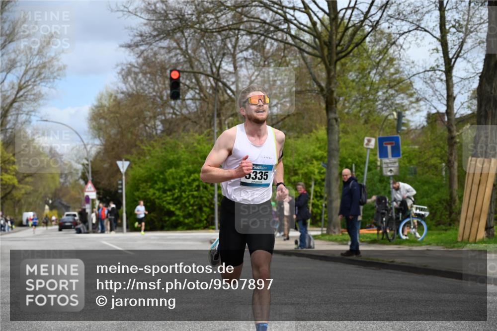 12.04.2026 - 45. Internationalen Wilhelmsburger Insellauf J. Mangold http://msf.ph/oto/9507897 12.04.2026 12:49:33 Ziel 5566, 3816, 5335, 3612, 2403, 5793, 5527, 4505, 5146, 5280, 5483 meine-sportfotos.de