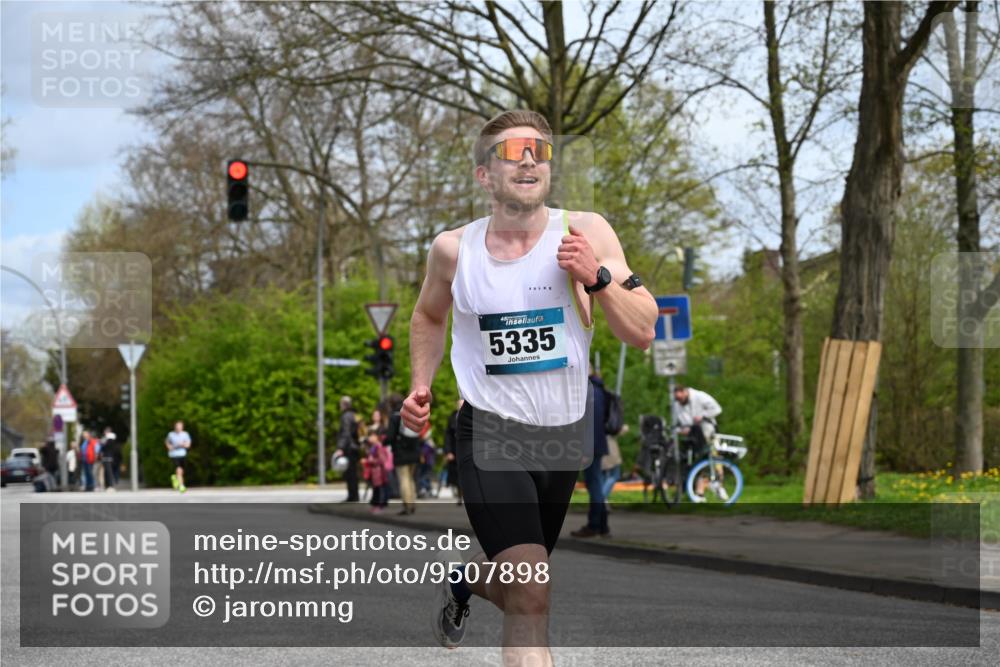 12.04.2026 - 45. Internationalen Wilhelmsburger Insellauf J. Mangold http://msf.ph/oto/9507898 12.04.2026 12:49:33 Ziel 5566, 3816, 5335, 3612, 2403, 5793, 5527, 4505, 5146, 5280, 5483 meine-sportfotos.de