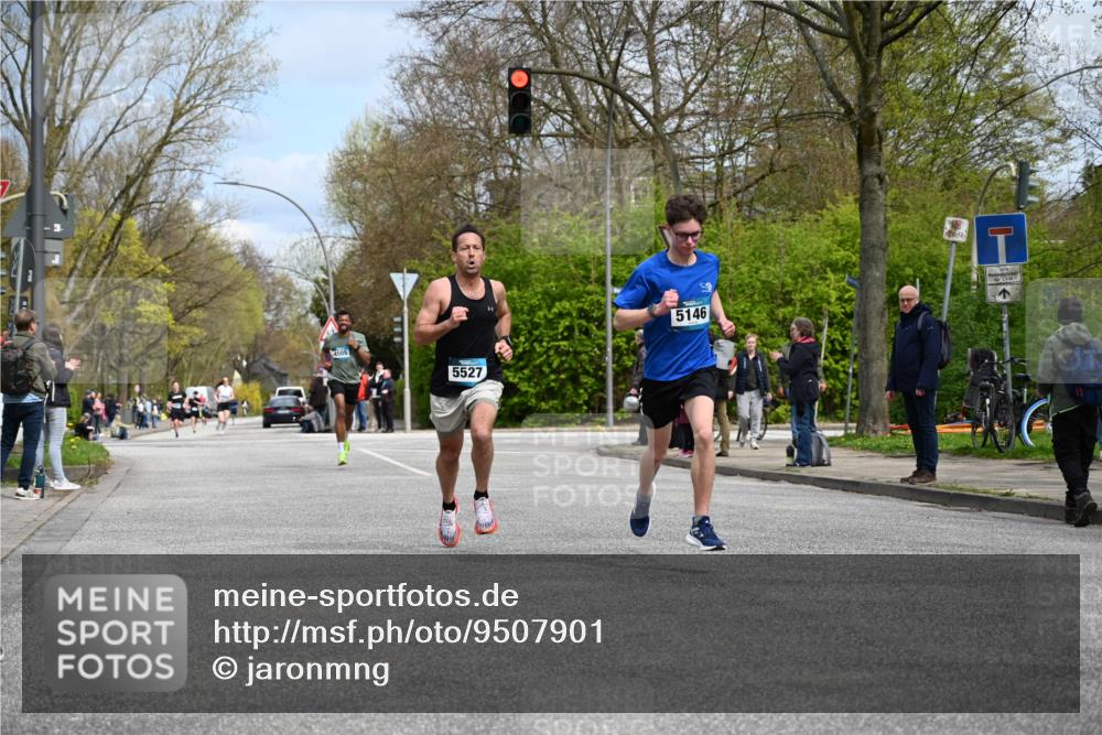 12.04.2026 - 45. Internationalen Wilhelmsburger Insellauf J. Mangold http://msf.ph/oto/9507901 12.04.2026 12:49:53 Ziel 5527, 4505, 5146, 5280, 5483, 2734, 5601, 5659, 5678 meine-sportfotos.de