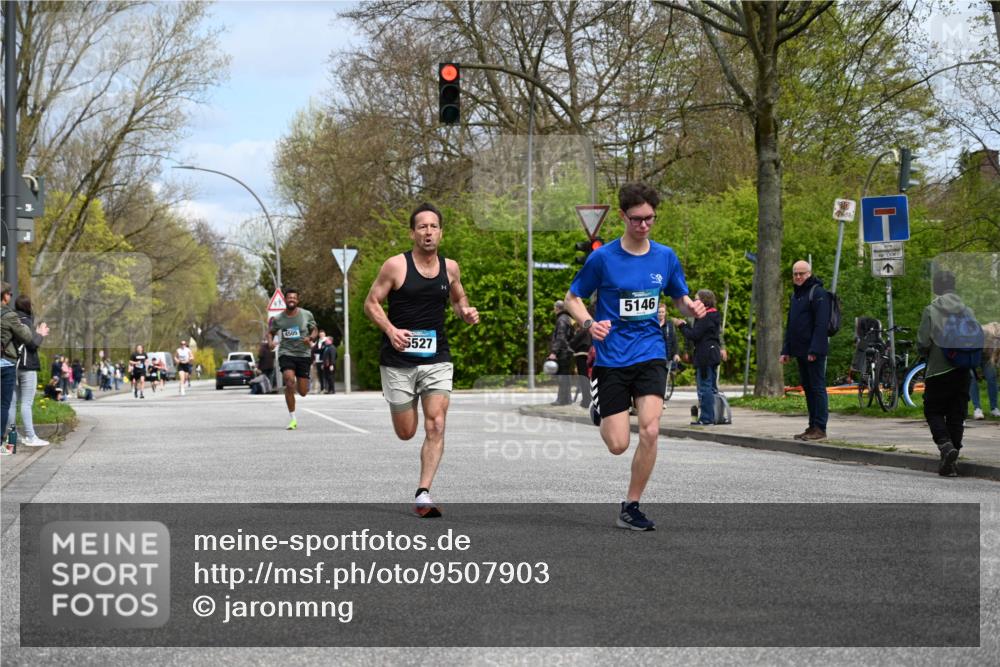 12.04.2026 - 45. Internationalen Wilhelmsburger Insellauf J. Mangold http://msf.ph/oto/9507903 12.04.2026 12:49:53 Ziel 5527, 4505, 5146, 5280, 5483, 2734, 5601, 5659, 5678 meine-sportfotos.de