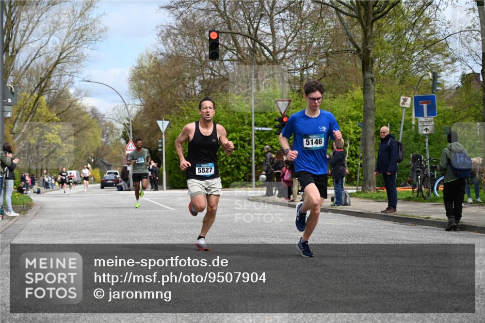 12.04.2026 - 45. Internationalen Wilhelmsburger Insellauf J. Mangold http://msf.ph/oto/9507904 12.04.2026 12:49:53 Ziel 5527, 4505, 5146, 5280, 5483, 2734, 5601, 5659, 5678 meine-sportfotos.de