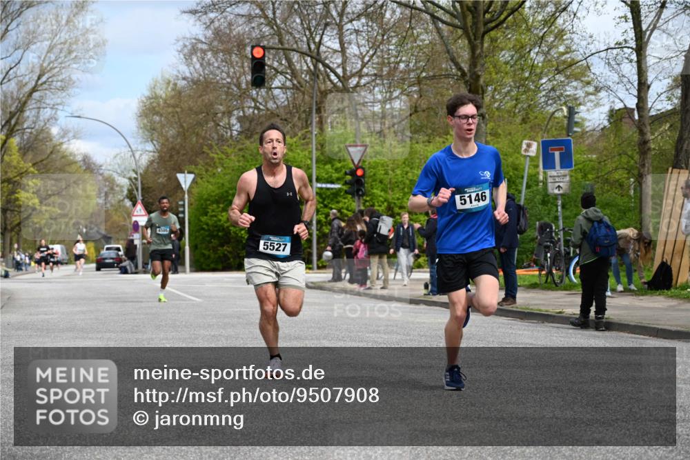 12.04.2026 - 45. Internationalen Wilhelmsburger Insellauf J. Mangold http://msf.ph/oto/9507908 12.04.2026 12:49:53 Ziel 5527, 4505, 5146, 5280, 5483, 2734, 5601, 5659, 5678 meine-sportfotos.de