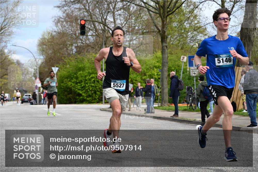 12.04.2026 - 45. Internationalen Wilhelmsburger Insellauf J. Mangold http://msf.ph/oto/9507914 12.04.2026 12:49:54 Ziel 5527, 4505, 5146, 5280, 5280, 5483, 2734, 5601, 5659, 5678 meine-sportfotos.de