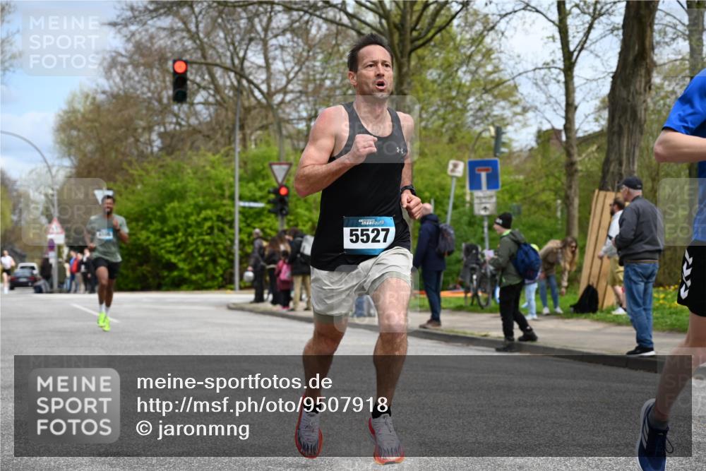 12.04.2026 - 45. Internationalen Wilhelmsburger Insellauf J. Mangold http://msf.ph/oto/9507918 12.04.2026 12:49:54 Ziel 5527, 4505, 5146, 5280, 5280, 5483, 2734, 5601, 5659, 5678 meine-sportfotos.de