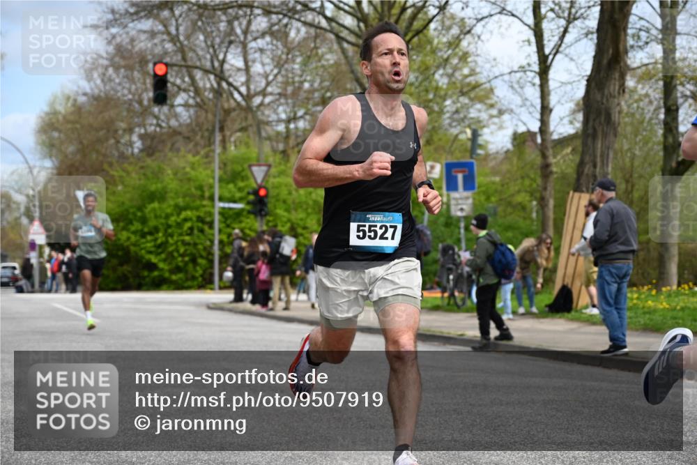 12.04.2026 - 45. Internationalen Wilhelmsburger Insellauf J. Mangold http://msf.ph/oto/9507919 12.04.2026 12:49:54 Ziel 5527, 4505, 5146, 5280, 5280, 5483, 2734, 5601, 5659, 5678 meine-sportfotos.de