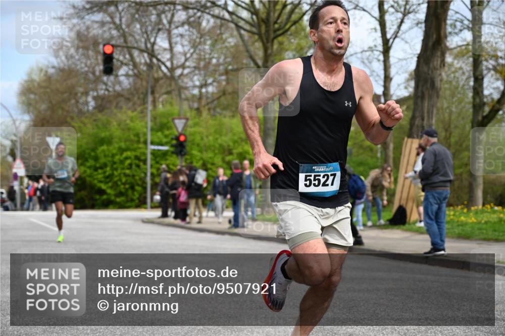 12.04.2026 - 45. Internationalen Wilhelmsburger Insellauf J. Mangold http://msf.ph/oto/9507921 12.04.2026 12:49:54 Ziel 5527, 4505, 5146, 5280, 5280, 5483, 2734, 5601, 5659, 5678 meine-sportfotos.de