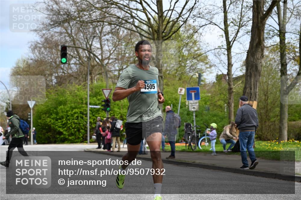 12.04.2026 - 45. Internationalen Wilhelmsburger Insellauf J. Mangold http://msf.ph/oto/9507932 12.04.2026 12:49:57 Ziel 5527, 4505, 5146, 5280, 5483, 2734, 5601, 5659, 5678 meine-sportfotos.de