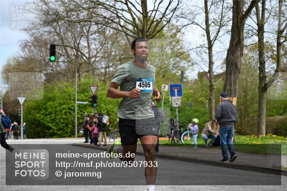12.04.2026 - 45. Internationalen Wilhelmsburger Insellauf J. Mangold http://msf.ph/oto/9507933 12.04.2026 12:49:57 Ziel 5527, 4505, 5146, 5280, 5483, 2734, 5601, 5659, 5678 meine-sportfotos.de