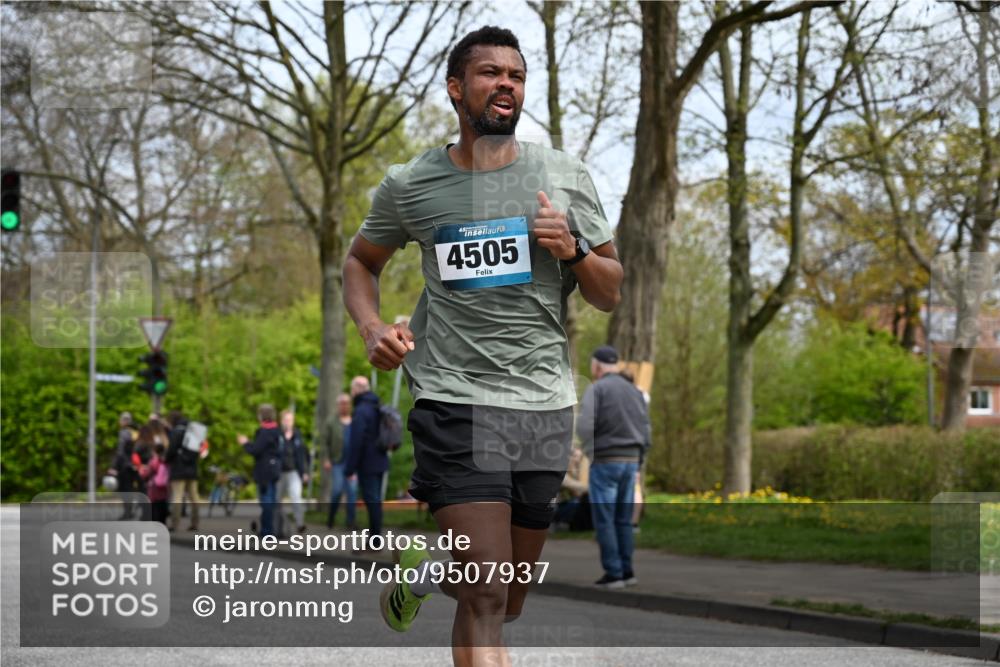 12.04.2026 - 45. Internationalen Wilhelmsburger Insellauf J. Mangold http://msf.ph/oto/9507937 12.04.2026 12:49:57 Ziel 5527, 4505, 5146, 5280, 5483, 2734, 5601, 5659, 5678 meine-sportfotos.de