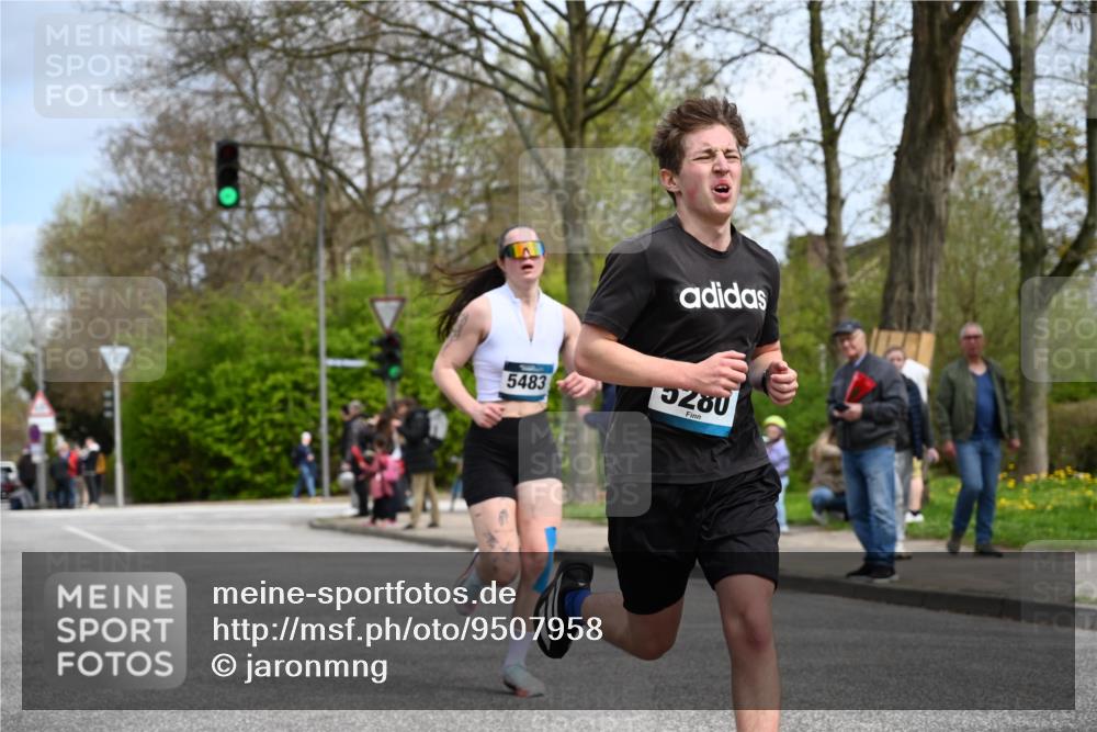 12.04.2026 - 45. Internationalen Wilhelmsburger Insellauf J. Mangold http://msf.ph/oto/9507958 12.04.2026 12:50:06 Ziel 5527, 4505, 5146, 5280, 5483, 2734, 5601, 5659, 5678 meine-sportfotos.de