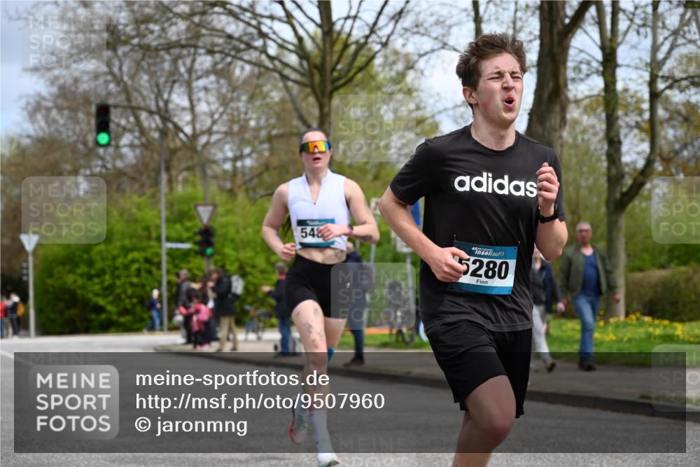 12.04.2026 - 45. Internationalen Wilhelmsburger Insellauf J. Mangold http://msf.ph/oto/9507960 12.04.2026 12:50:06 Ziel 5527, 4505, 5146, 5280, 5483, 2734, 5601, 5659, 5678 meine-sportfotos.de