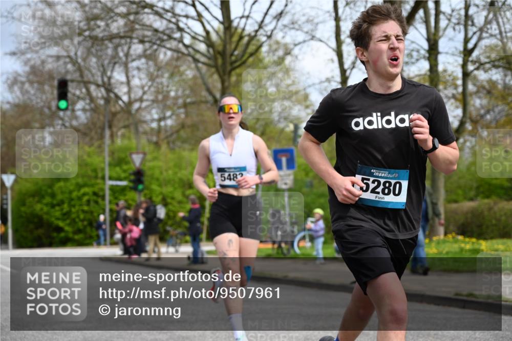 12.04.2026 - 45. Internationalen Wilhelmsburger Insellauf J. Mangold http://msf.ph/oto/9507961 12.04.2026 12:50:06 Ziel 5527, 4505, 5146, 5280, 5483, 2734, 5601, 5659, 5678 meine-sportfotos.de