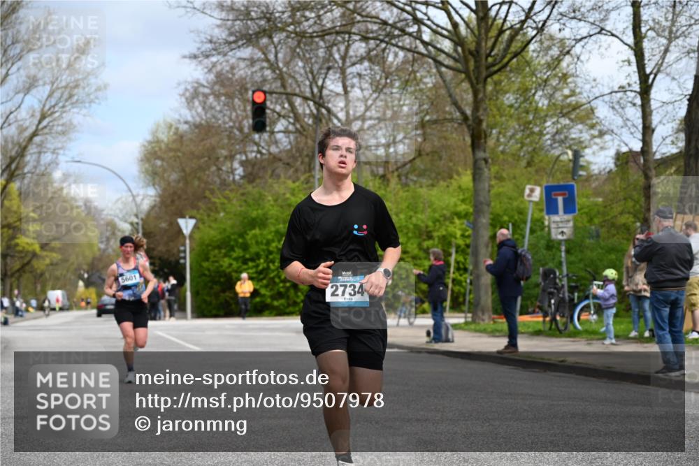 12.04.2026 - 45. Internationalen Wilhelmsburger Insellauf J. Mangold http://msf.ph/oto/9507978 12.04.2026 12:50:14 Ziel 5280, 5483, 2734, 5601, 5659, 5678, 5530, 5825 meine-sportfotos.de