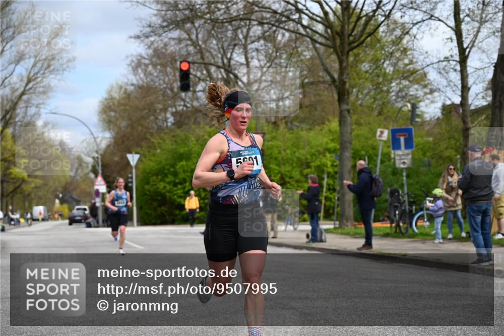 12.04.2026 - 45. Internationalen Wilhelmsburger Insellauf J. Mangold http://msf.ph/oto/9507995 12.04.2026 12:50:16 Ziel 5280, 5483, 2734, 5601, 5659, 5678, 5530, 5825, 5411 meine-sportfotos.de
