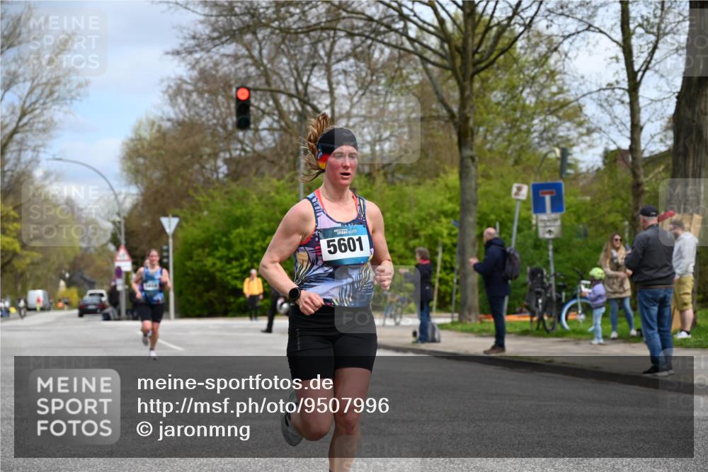 12.04.2026 - 45. Internationalen Wilhelmsburger Insellauf J. Mangold http://msf.ph/oto/9507996 12.04.2026 12:50:16 Ziel 5280, 5483, 2734, 5601, 5659, 5678, 5530, 5825, 5411 meine-sportfotos.de